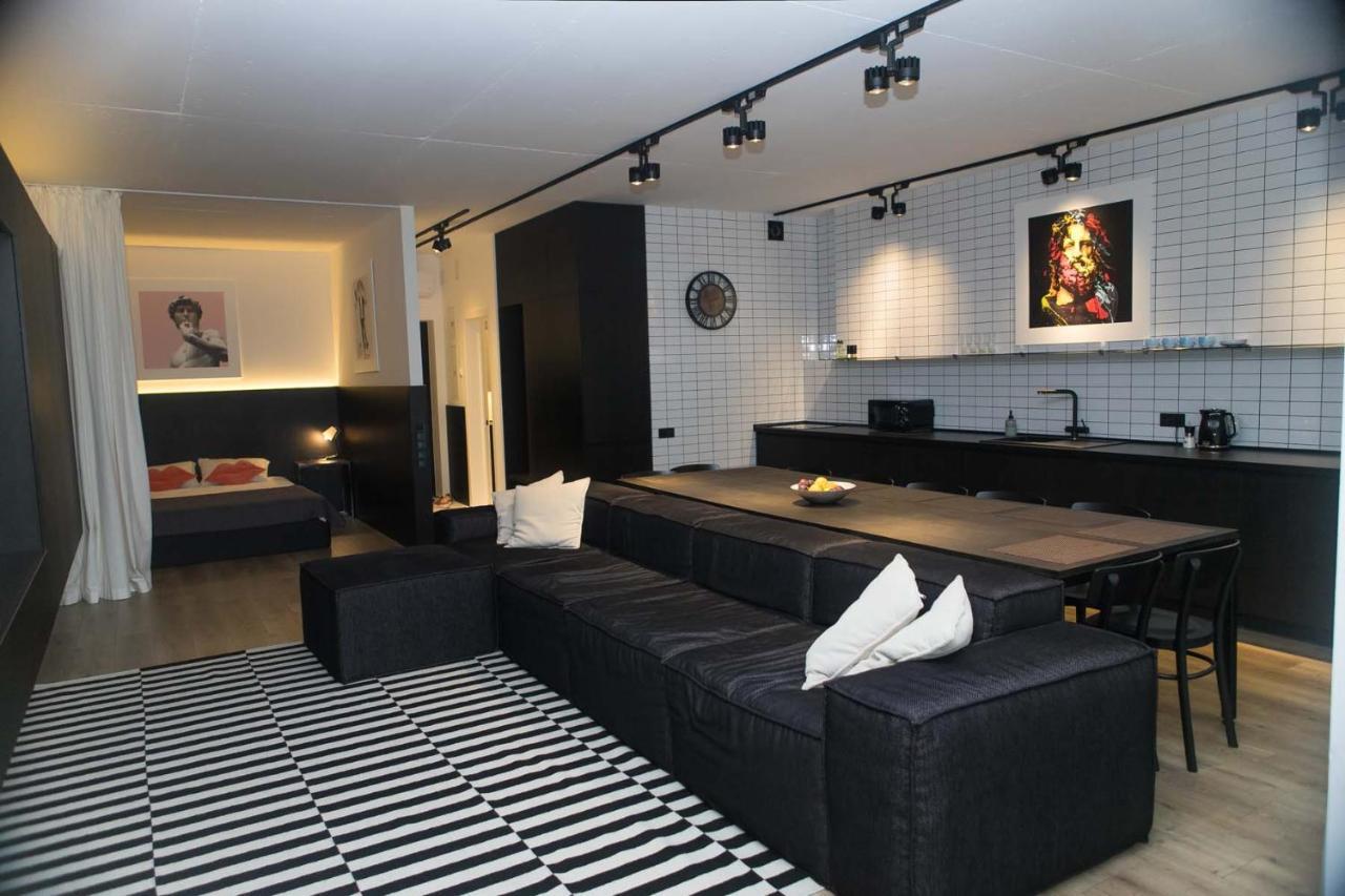 Stylish 1 Bedroom Studio Near Most City Dnipro Exterior foto