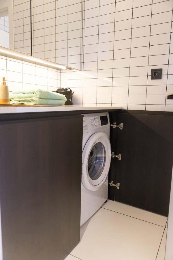 Stylish 1 Bedroom Studio Near Most City Dnipro Exterior foto