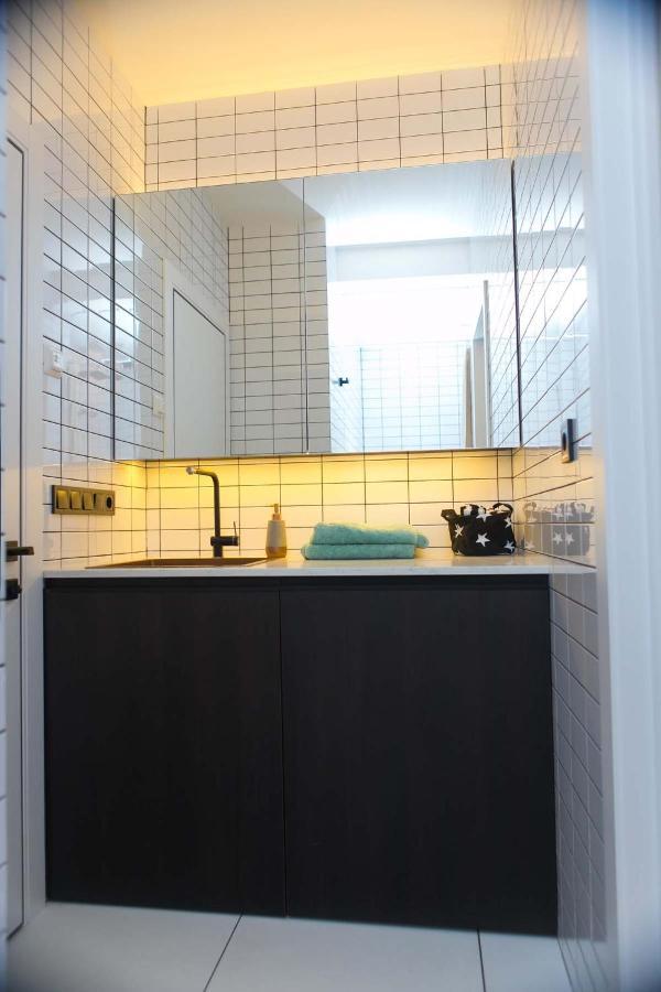 Stylish 1 Bedroom Studio Near Most City Dnipro Exterior foto