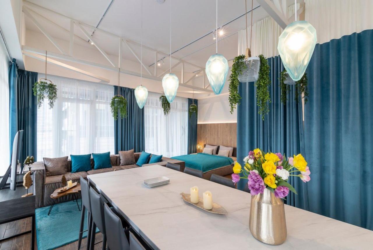 Stylish 1 Bedroom Studio Near Most City Dnipro Exterior foto