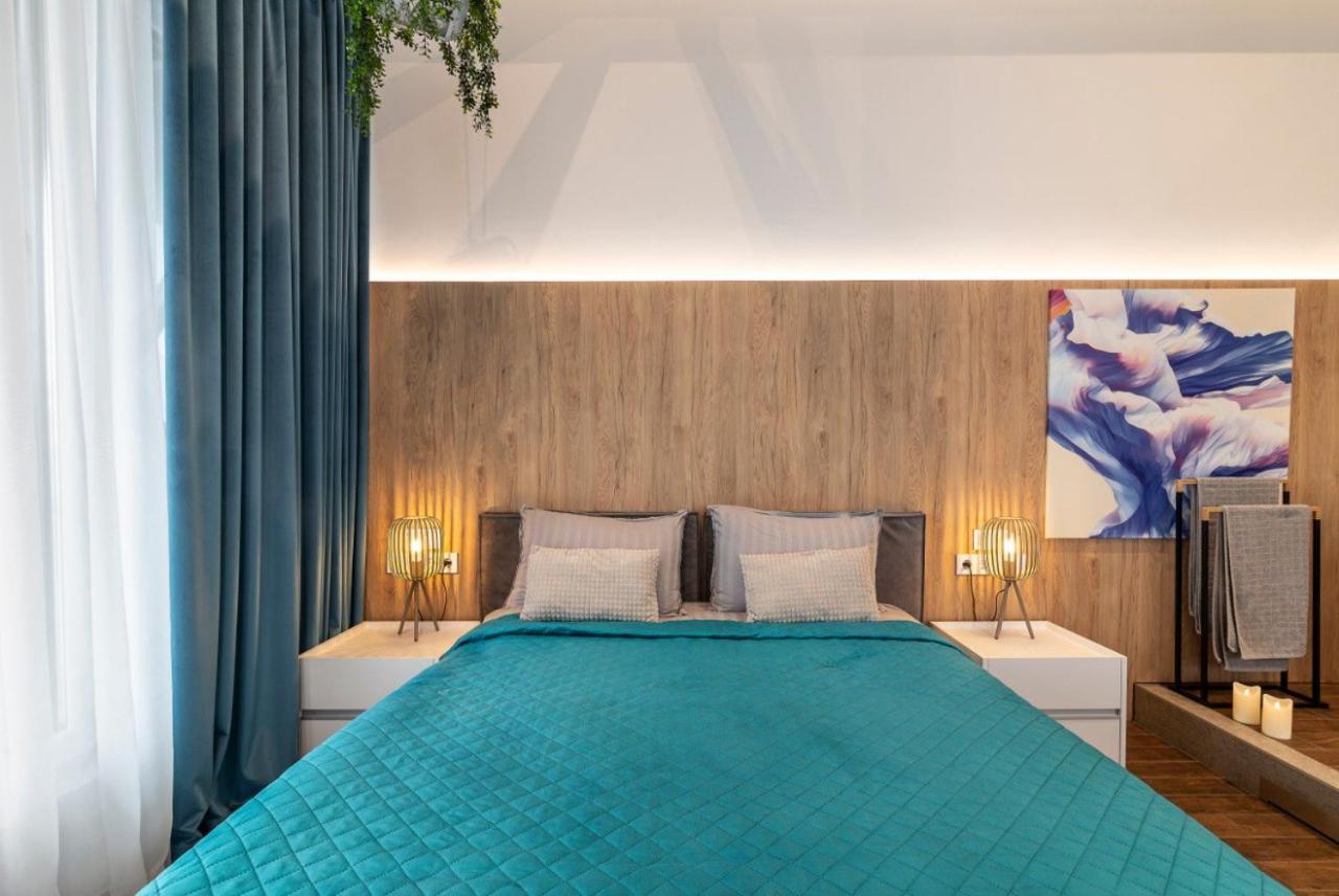 Stylish 1 Bedroom Studio Near Most City Dnipro Exterior foto